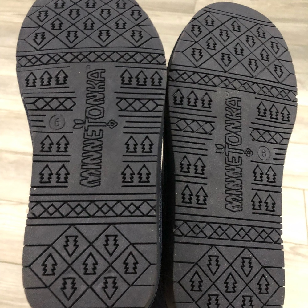 Minnetonka dark blue boots - Picture 4 of 4
